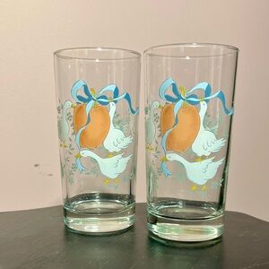 Set of Two Glasses with Goose Design